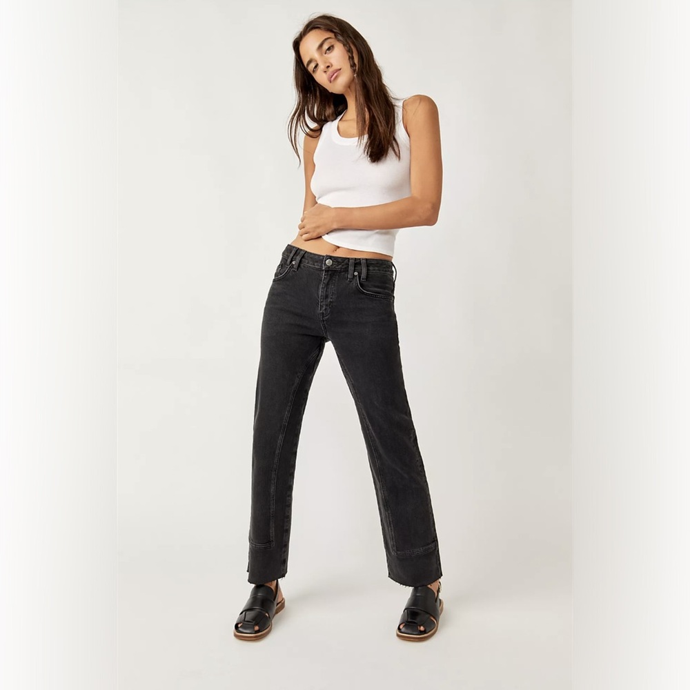 FP We the Free Risk Taker Raw Hem Straight Leg
Jeans (Main Squeeze) ✨ Size 26